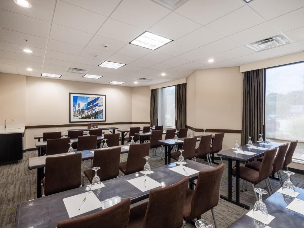 Holiday Inn Greensboro Coliseum By Ihg Extérieur photo