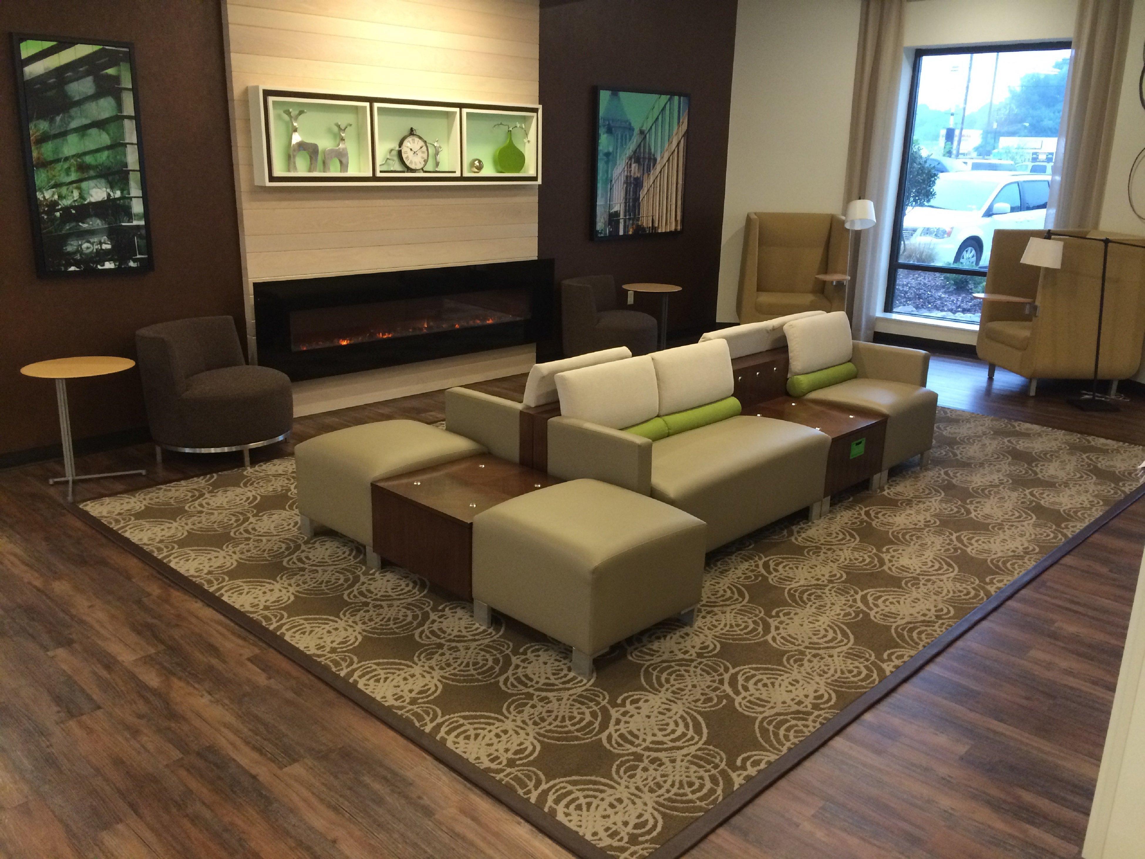 Holiday Inn Greensboro Coliseum By Ihg Extérieur photo